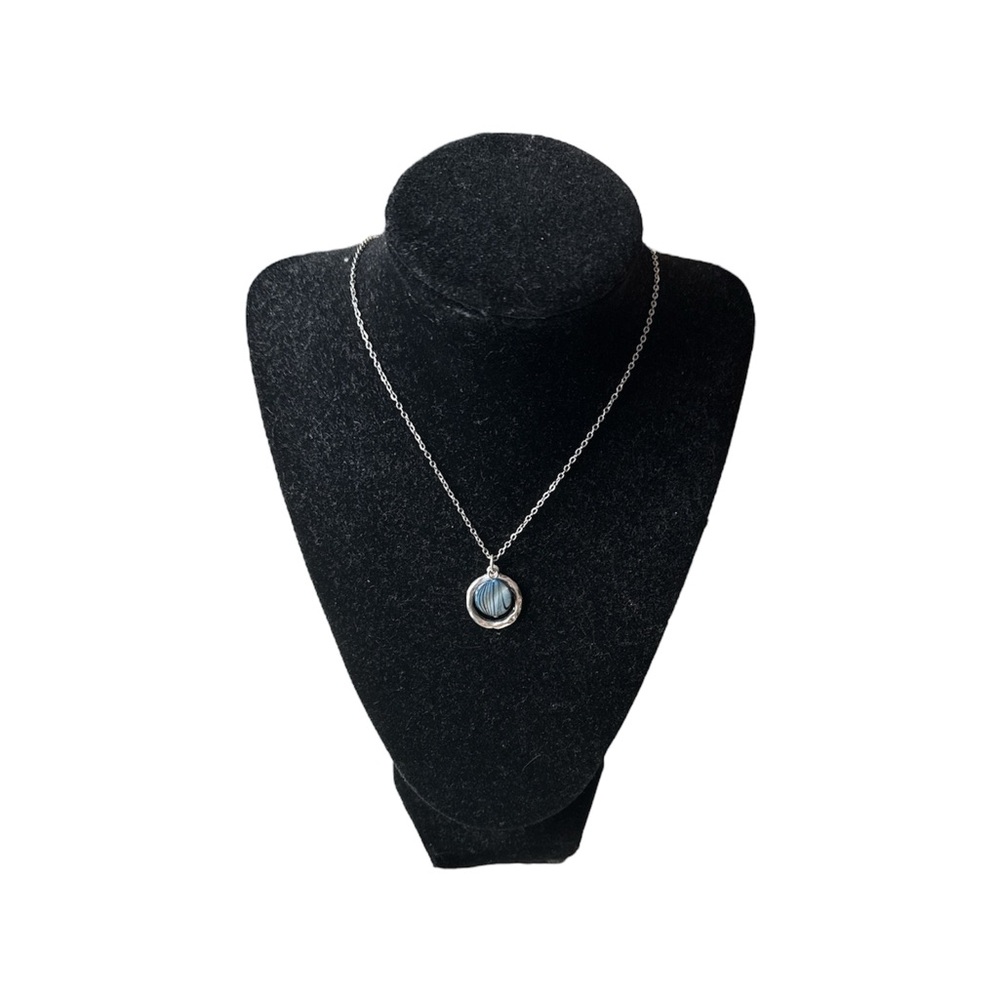 Handcrafted Elegant Silver Ring Pendant Necklace - Picture 2 of 2